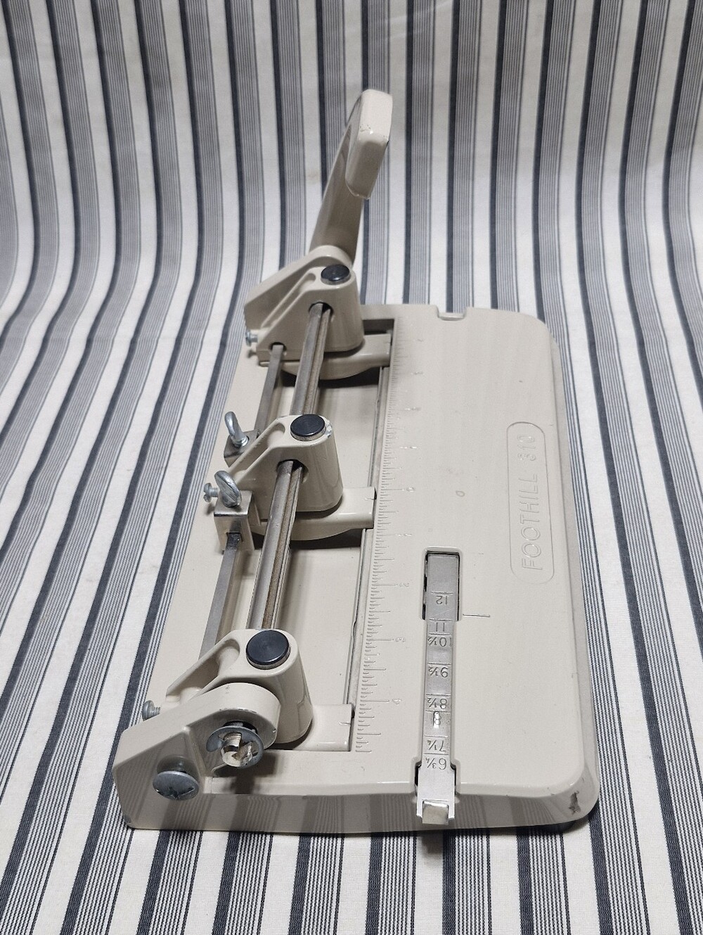 Foothill 310 Adjustable 3 Hole Paper Punch Heavy Duty Made In USA Office Binder - Picture 5 of 10
